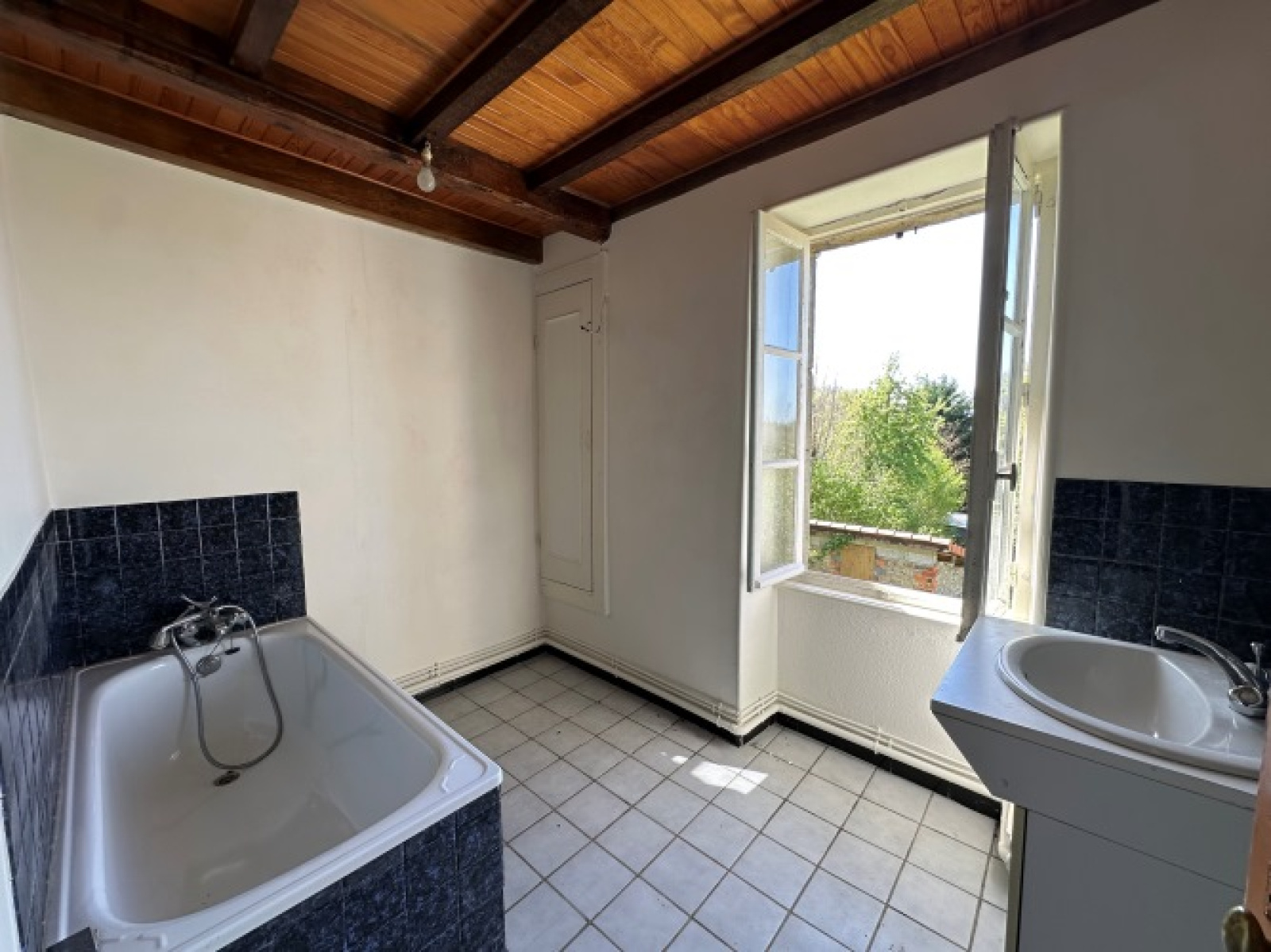 Image_, Maison, Sauret-Besserve, ref :1969